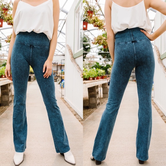 Dash of Pink Pants - Mineral Wash Yoga Pants in Teal